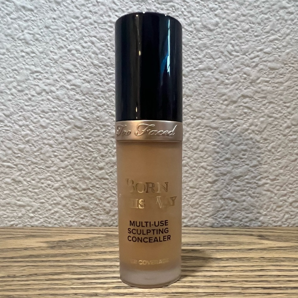Too Faced Born this way Multi-Use Sculpting Concealer- Cookie